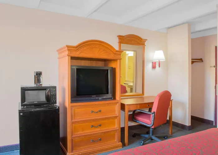 Days By Wyndham Center Hotel 2*