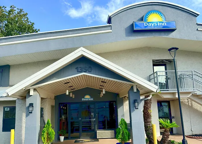 Hotel Days By Wyndham Center Tallahassee